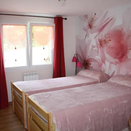 Maison Renovee Avec Grand Jardin, Acces Riviere, Cheminee Et Confort A - Fr-1-489-110 Holiday home Monetay-sur-Allier